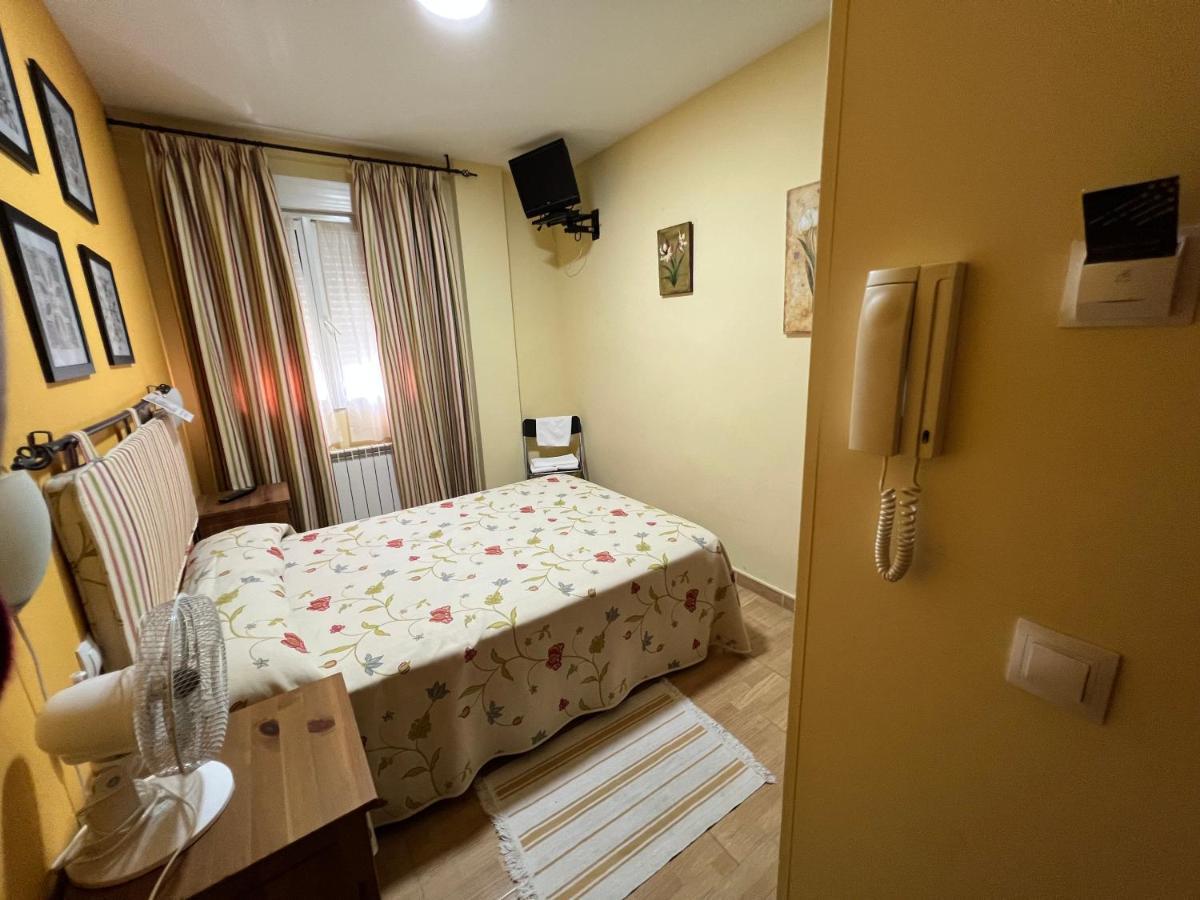 Hostal La Colmena Vicolozano Экстерьер фото