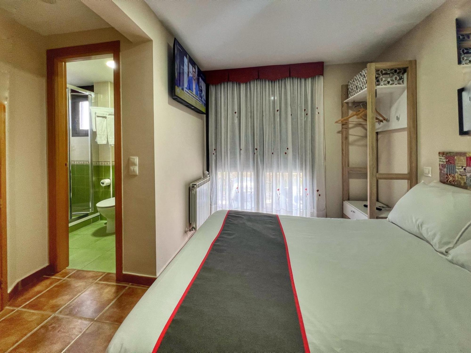 Hostal La Colmena Vicolozano Экстерьер фото