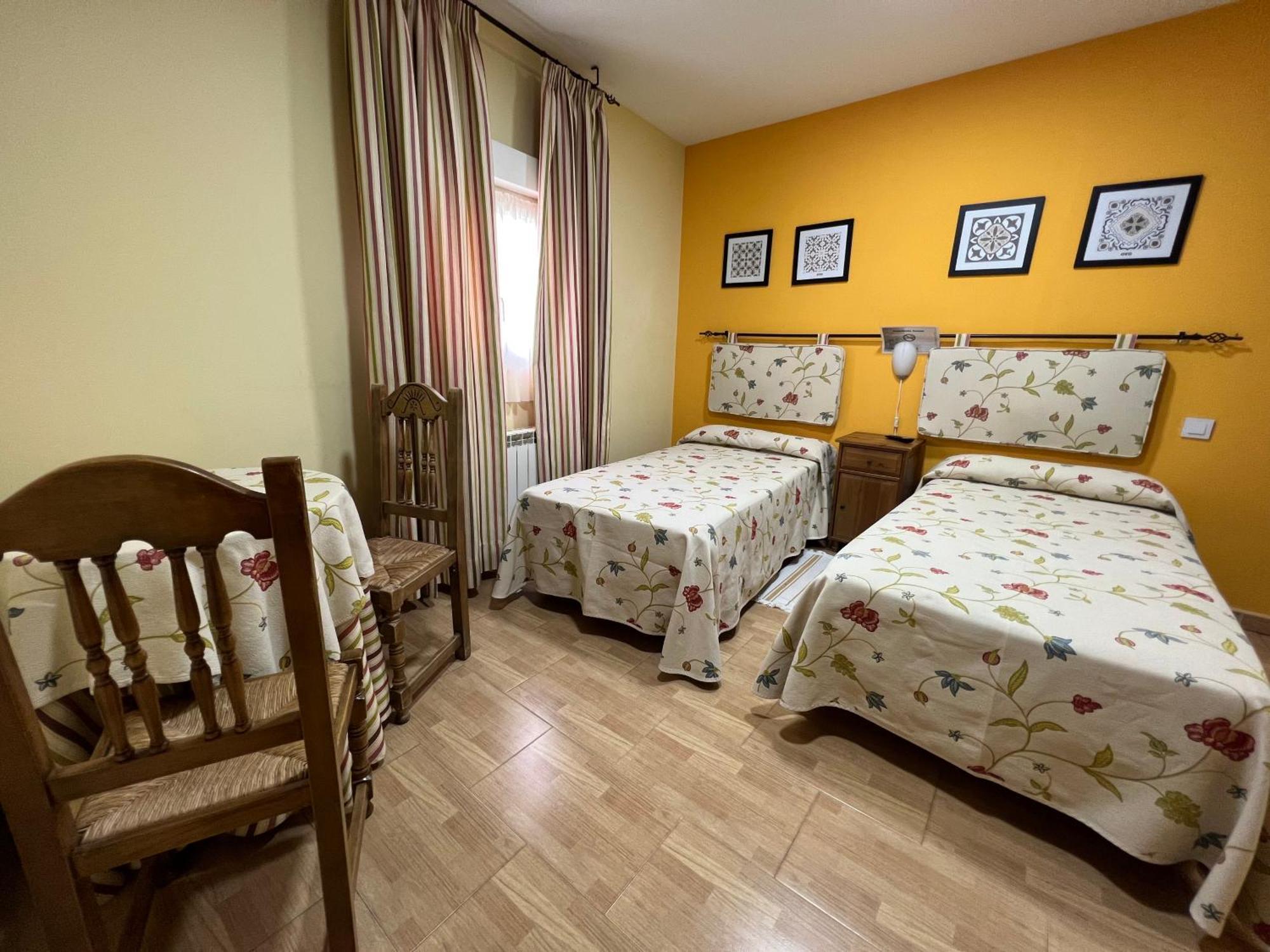 Hostal La Colmena Vicolozano Экстерьер фото